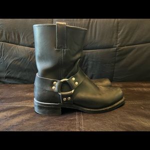 Mens Size 10 Frye 8r harness boot